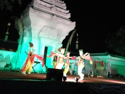 Meriahnya Malam Mingguan di Taman Blambangan Banyuwangi