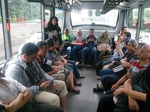 Girangnya Warga Bekasi dengan TransJabodetabek yang Murah