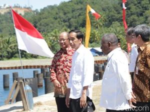 Jokowi Tinjau Pembangunan Pelabuhan Peti Kemas Depapre Jayapura Jokowi Tinjau Pembangunan Pelabuhan Peti Kemas Depapre Jayapura