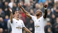 Namun, dua menit kemudian, Ayew mencetak gol keduanya untuk membawa Swansea memimpin 3-1. Carl Recine/Reuters/detikFoto.