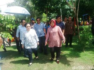 Risma akan Pamer Taman Surabaya ke Megawati