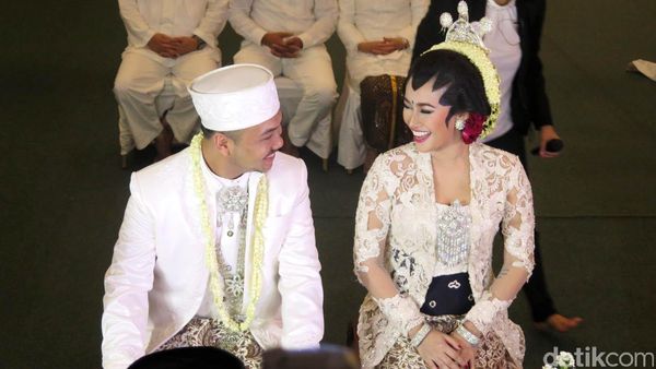 Ratu Felisha dan Ari Pujianto Akan Cerai, Intip Lagi Momen Mesra Mereka