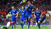 Sundulan Morgan di menit ke-17 yang berbuah gol lantas menghidupkan kembali peluang untuk menang. Darren Staples/Reuters/detikFoto.