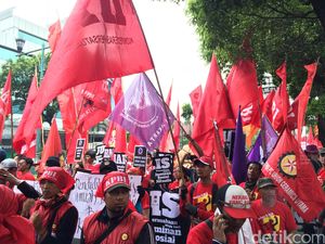 Di Riau, May Day  Diperingati dengan Panggung Hiburan dan Jalan Santai