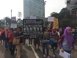 Usai Putari Bundaran HI, Solidaritas Perempuan dan Buruh Migran Bergerak ke Istana