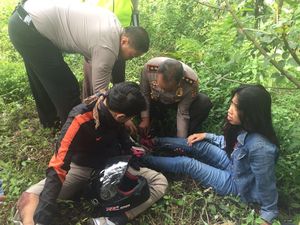 Begini Aksi Kapolda Jabar Tolong Korban Kecelakaan Lalu Lintas di Purwakarta