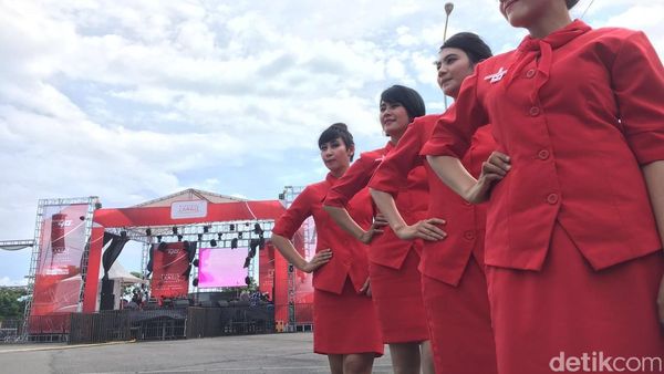 Pramugari Cantik dan Si Elang Putih dari Makassar