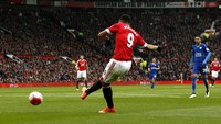 The Foxes tertinggal dulu oleh gol Anthony Martial. Gol cepat Martial di menit ke-8 memberikan pukulan untuk mereka. Jason Cairnduff/Reuters/detikFoto.
