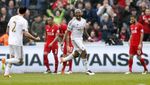 Swansea Kalahkan Liverpool 3-1