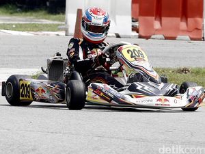 Barrichello-Sergio Buru Podium di Elite Speedway Subang