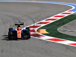 Rio Out di Lap Pertama