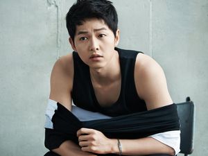 Berkat Descendants of the Sun, Song Joong Ki Kantongi Ratusan Miliar Rupiah