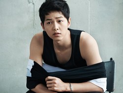 Duh... Ada yang Bocorkan Foto Paspor Song Joong Ki ke Media Sosial