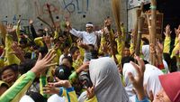 Bupati Dedi Bersih-bersih Lingkungan di Hardiknas