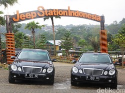 Blue Bird Lepas Sedan Mewahnya, DP Rp 35 Juta