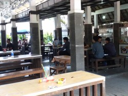 Selain soal UKT, ini Kantin Bonbin yang Picu Ribuan Mahasiswa UGM Demo