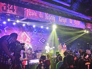 Ketika Pemusik Jalanan Gelar Konser di Bulungan Ketika Pemusik Jalanan Gelar Konser di Bulungan