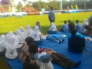 Puluhan Pelajar Pingsan saat Upacara Hardiknas