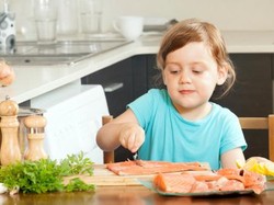 Kebiasaan Ini Bikin Kandungan Gizi di Makanan Anak Hilang, Lho