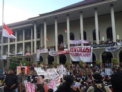 Petugas Keamanan UGM: Balairung Bersih dari Demonstran Malam Ini