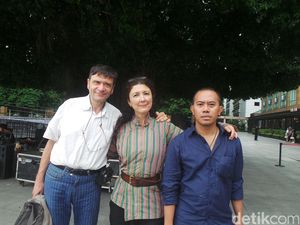 Kolaborasi Bareng Les Remouleurs, Musik Senyawa Tampil Beda di Pentas Sang Burung Kolaborasi Bareng Les Remouleurs, Musik Senyawa Tampil Beda di Pentas Sang Burung