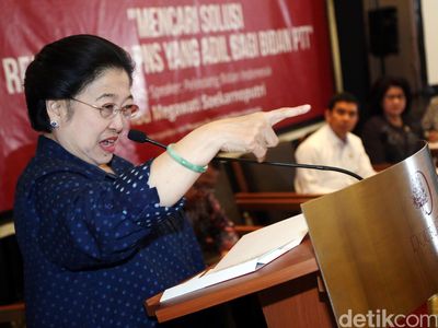 Megawati Hadiri Diskusi Membahas Bidan