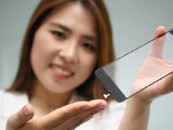 LG Sematkan Sensor Sidik Jari di Balik Layar Ponsel