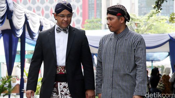 Anies Baswedan Pimpin Upacara Peringatan Hardiknas