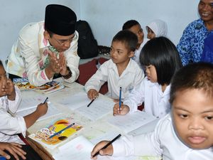 Peringatan Hardiknas dan Semangat Anak-anak SLB Mataram Menggapai Impian