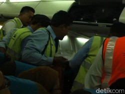 Ngamuk dan Mengaku Pejabat, Pria ini Diturunkan dari Pesawat