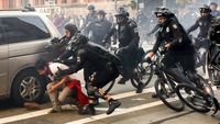 Aksi Demo May Day di AS Rusuh