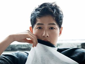 Sst... Song Joong Ki Diam-diam Traveling ke Bali