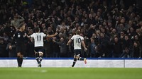 Spurs menyudahi babak pertama dengan keunggulan 2-0. Harry Kane dan Son Heung-Min yang menjadi pencetak gol untuk tim asal London utara itu. Reuters/Dylan Martinez.