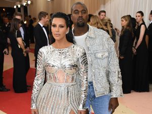 Kim Kardashian dan Kanye West Menangis Untuk Brand Ini