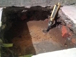 Warga Rawa Badak Masih Datang ke Rumah Onah untuk Minta Air Panas