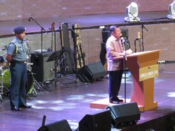 JK: Makin Banyak Air Anda Sehat, Banyak Merokok Makin Sakit