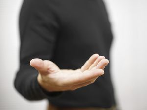 Muncul Mata Ikan di Telapak Tangan, Apa Sebabnya? Muncul Mata Ikan di Telapak Tangan, Apa Sebabnya?