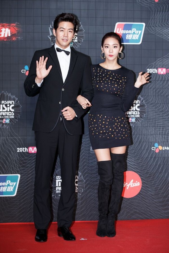 Setahun Pacaran, Hubungan UEE dan Lee Sang Yoon Kandas Setahun Pacaran, Hubungan UEE dan Lee Sang Yoon Kandas