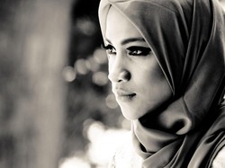 Tangis Tasniem Fauzia Rais Saat Curhat Harga Mahal ke Rocky Gerung