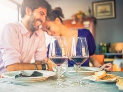 Ini Alasannya Makanan Paling Efektif untuk Pikat Wanita Saat Kencan