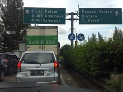 Tol JORR Ruas Cakung Arah ke Tol Cikampek Macet, Banyak Pengendara Nyerah