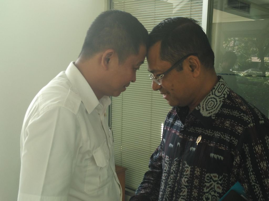 Salam Banteng Ala Jonan dan Saleh Husin Salam Banteng Ala Jonan dan Saleh Husin