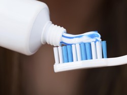 Duh! Jarang Gosok Gigi Ternyata Bisa Tingkatkan Risiko Seseorang Kena Pikun