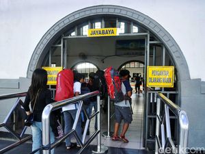 Jelang Libur Panjang, Stasiun Senen Masih Normal