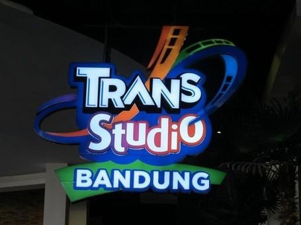 Mau Liburan Aman dan Nyaman? Yuk Main ke Trans Studio Bandung