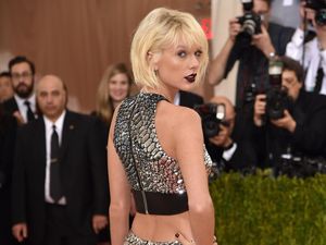Selain Joe Alwyn, Ini Pria-pria Inggris yang Bikin Taylor Swift Meleleh Selain Joe Alwyn, Ini Pria-pria Inggris yang Bikin Taylor Swift Meleleh