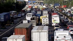 Tol Jakarta-Cikampek Macet Parah
