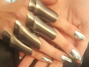 Detail Kecantikan Seleb di Met Gala, Manicure Rp 26 Juta Hingga Glitter Alis