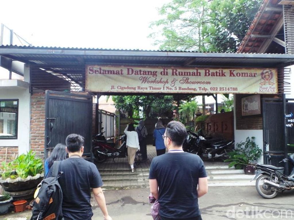Libur Long Weekend, Saatnya Belanja Batik ke Bandung