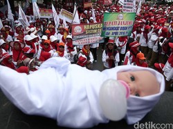 Bidan Live Bugil di Sumsel, Gara-gara Gaji Tenaga Honorer Kecil?